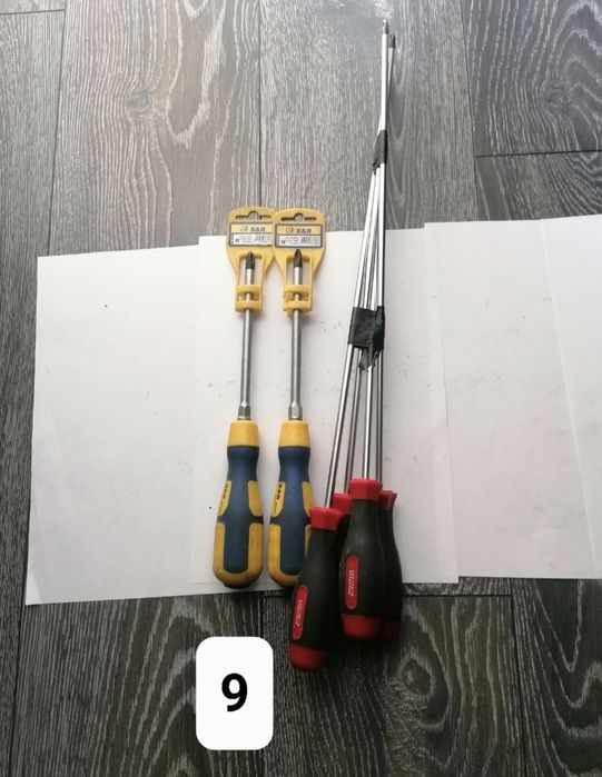 Ручной инструмент, Плоскогубцы, отвёртки, ножницы по металлу, биты.