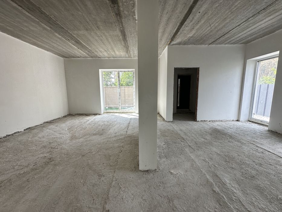 Продаж будинку з чистовим оздобленням та підвалом в Ірпені