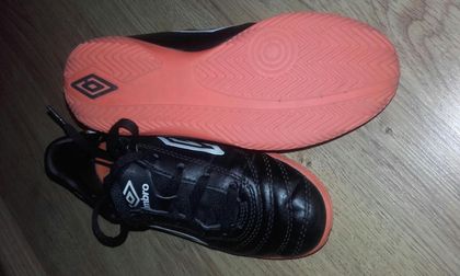 Halówki Umbro Classico r.33