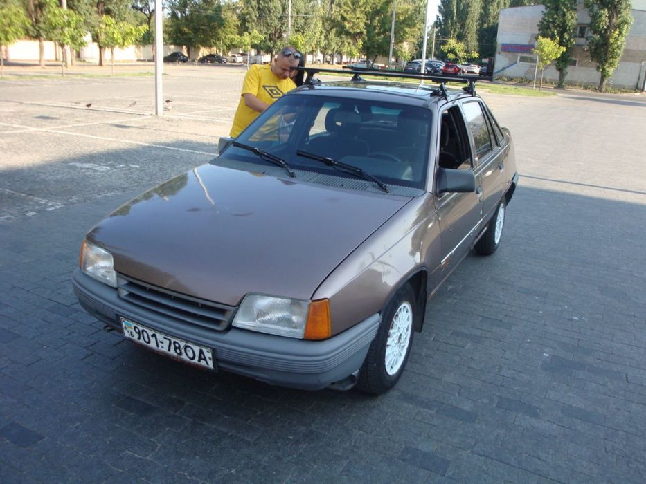 Продам опель кадет