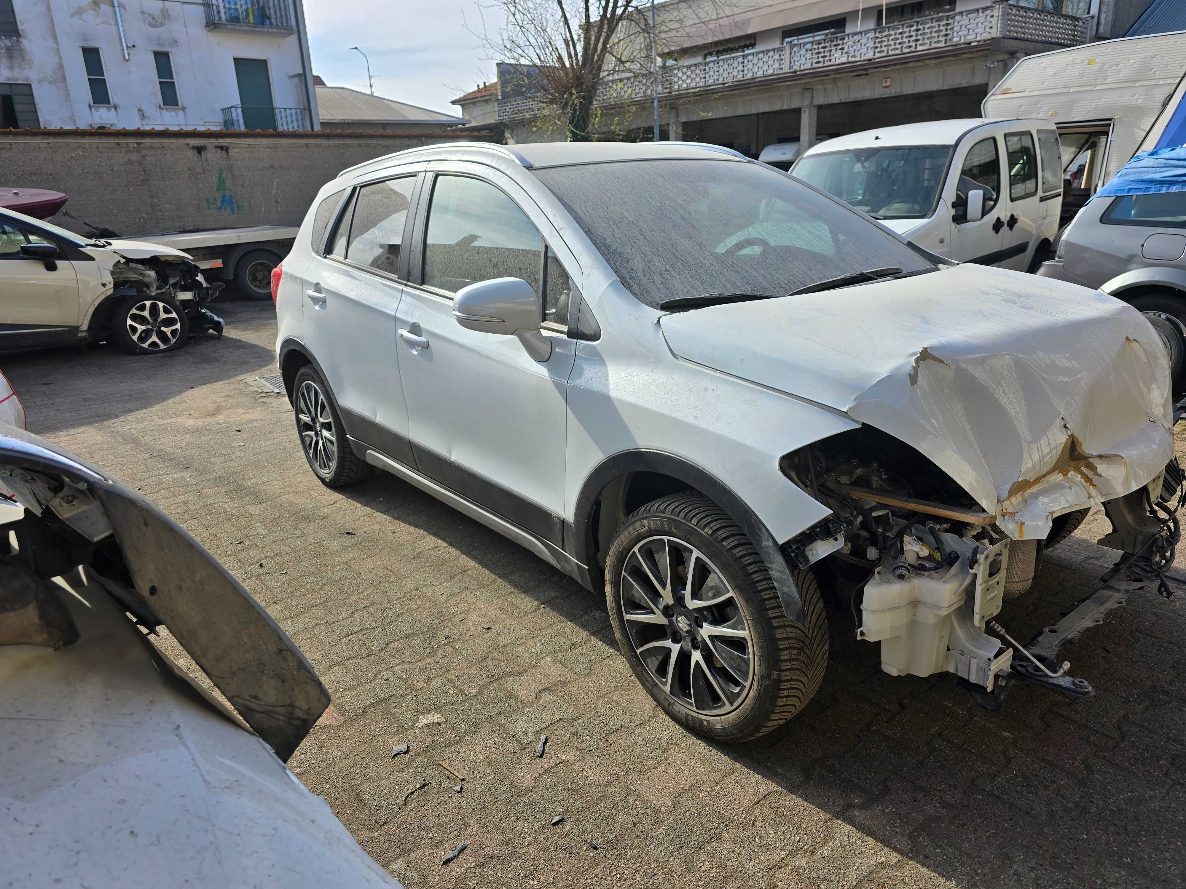 Suzuki SX4 cross  1.6d  Posiadam inne auta  z  włoch całe i uszkodzone