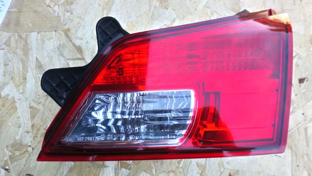 Lampa Klapy Prawy Tył Subaru Outback