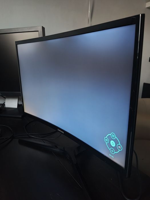 Monitor Samsung C24RG50FQRX Curved – 24” / 144Hz / 1080p – 280 zł