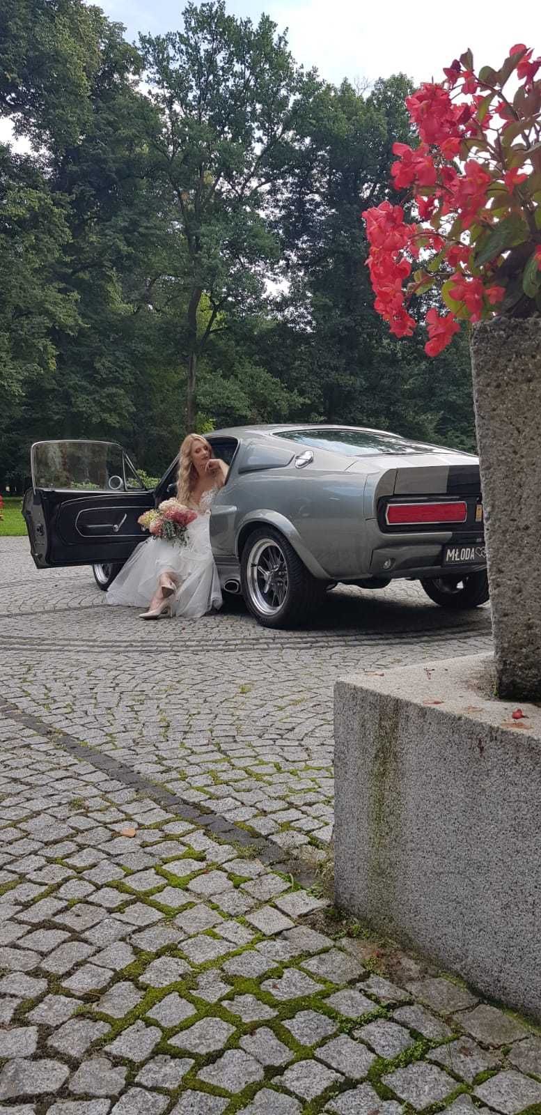 Wyjątkowy Mustang GT500 z 1967 stylizowany na Eleanor. Auto do ślubu.