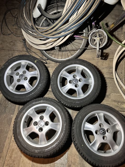 Alufelgi z oponami zimowymi r14 4x100 et37