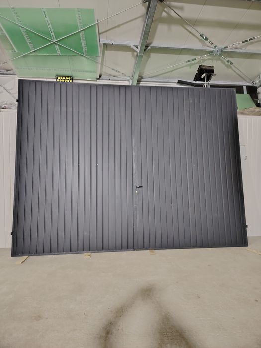 Drzwi dwuskrzydłowe ocieplane wrota wierzeje