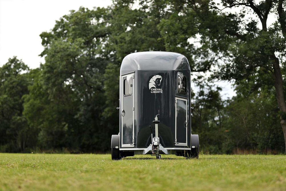 Atrelado para cavalos