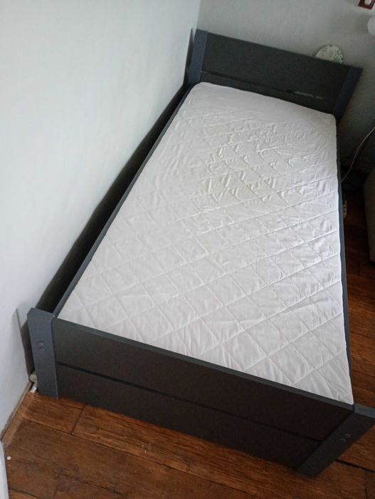 Łóżko z szufladą i materacem