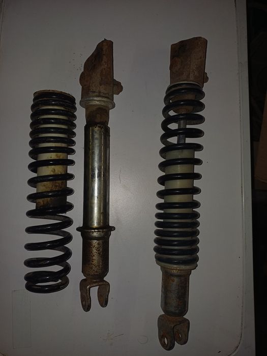 Амортизатори  скутера FADA 150 кубів!