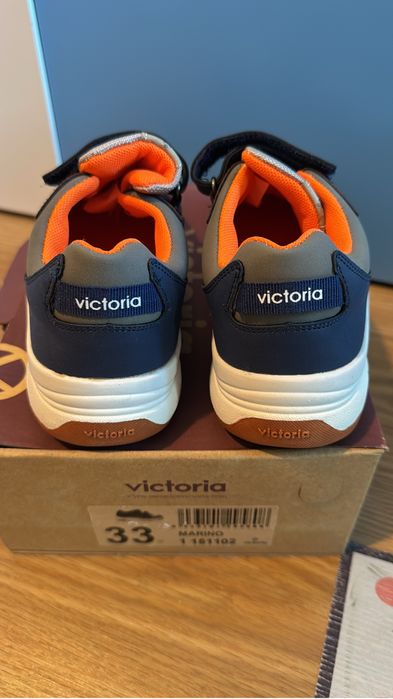 Tenis Vitoria crianca n33 - NOVOS