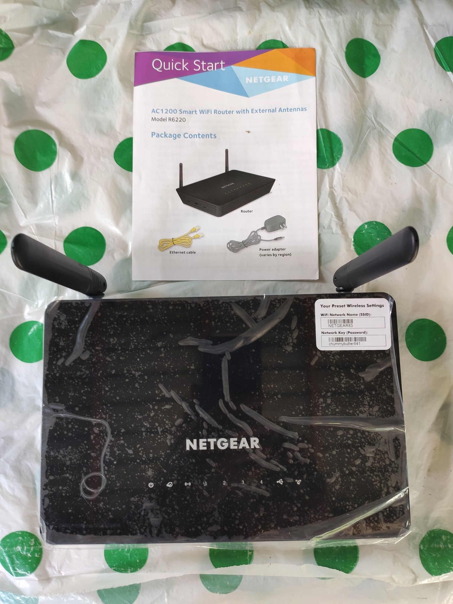 Продам двухдиапазонный роутер Netgear AC1200