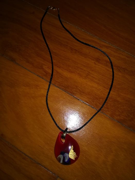 Fio com medalhão Murano glass