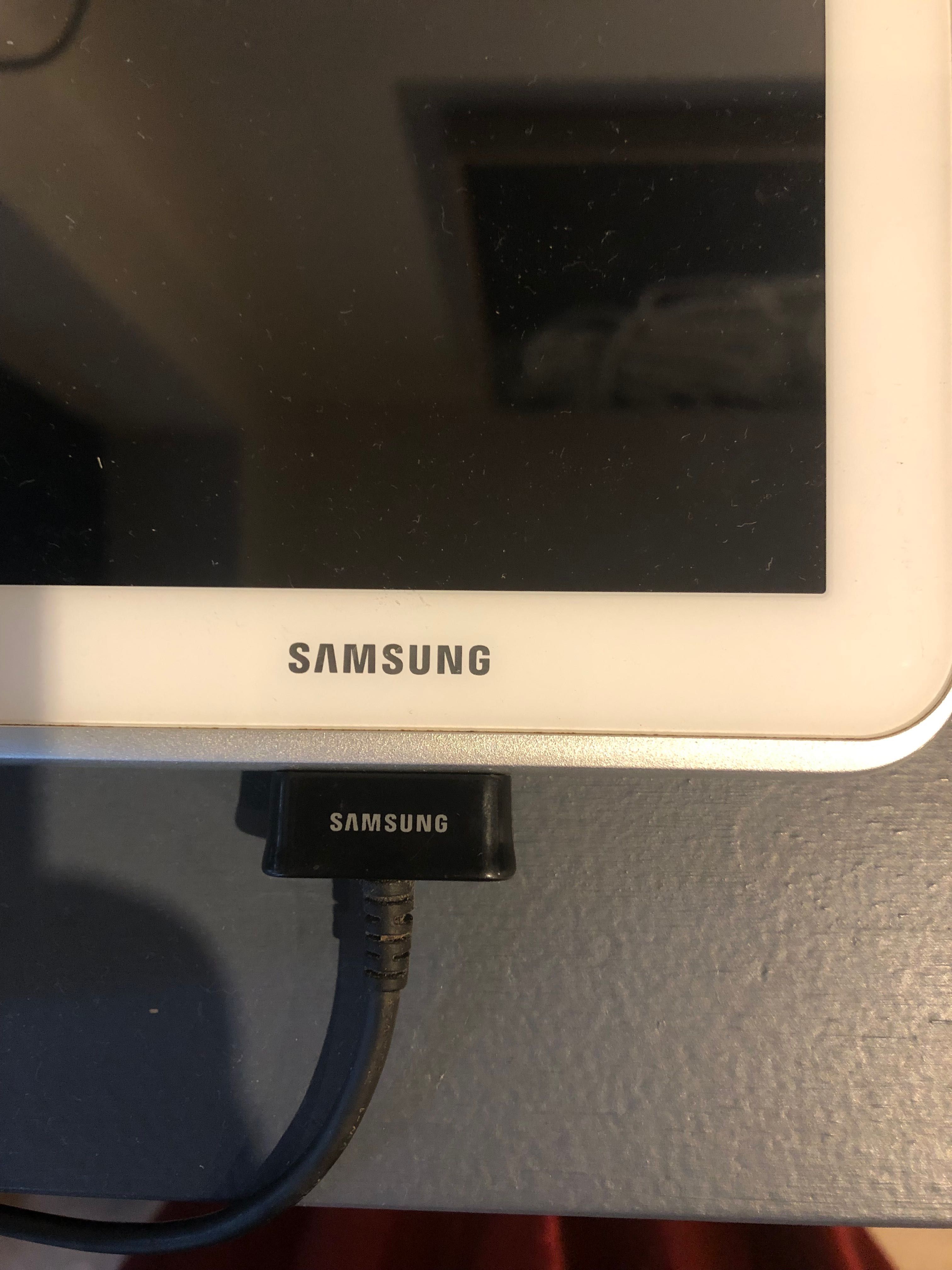 Tablet Samsung usada em bom estado pouco uso branco uma boa compra