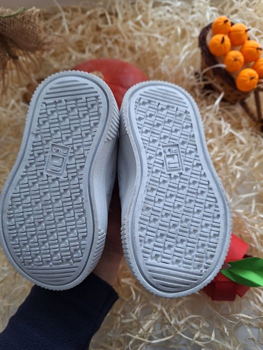 Кросівки білі FILA 20 розмір