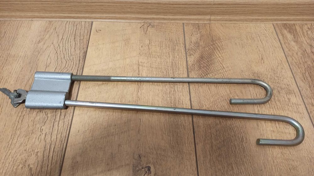 Замок для блокування педалей авто