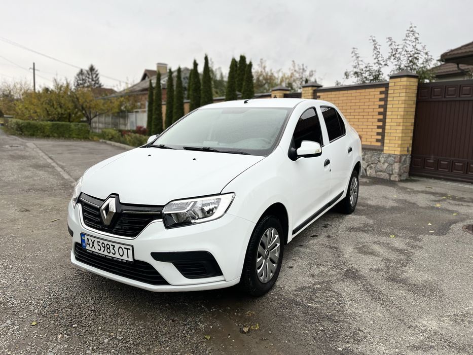 Рено логан 2020 год