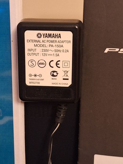 Keyboard Yamaha PSR E 433.