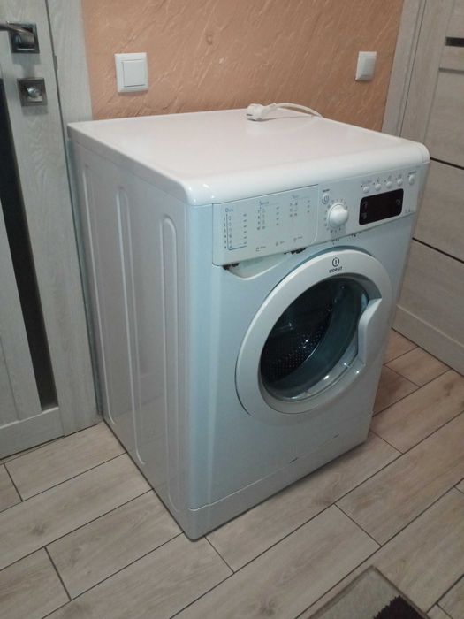 Пральна машина Indesit  7 кг ПІД РЕМОНТ !