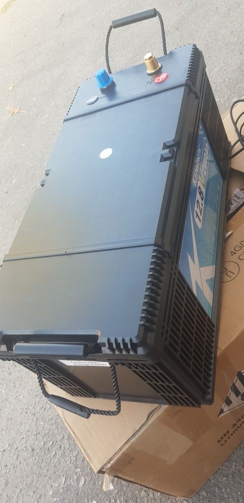 Акумуляторна батарея зарядна станція kepworth lifepo4 12v 200ah блютуз