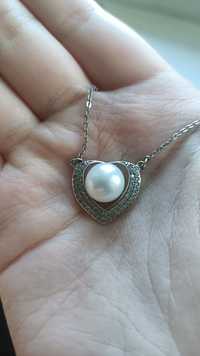 Srebrny naszyjnik z cyrkoniami i perłą