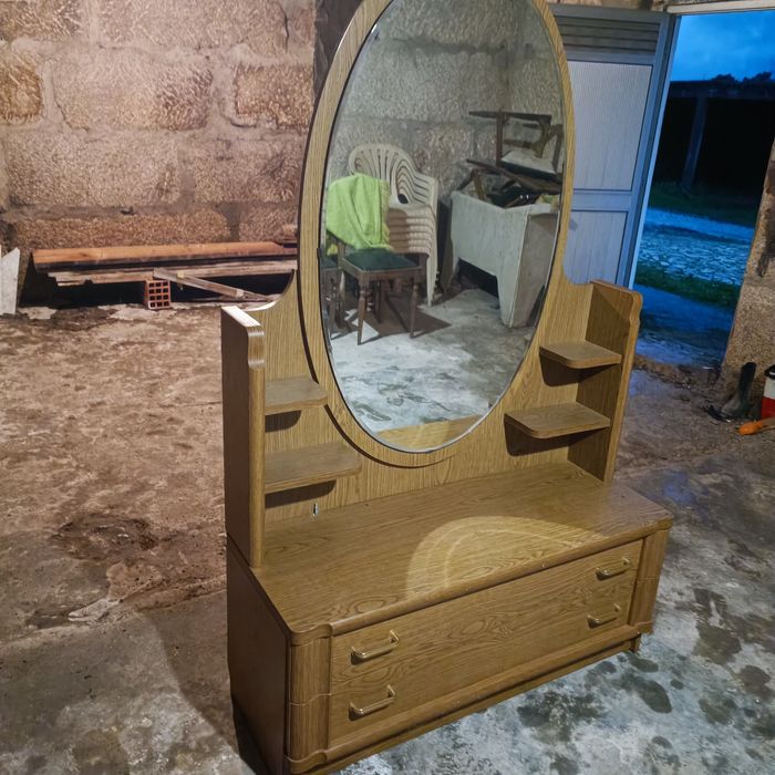 Cómoda com espelho vintage