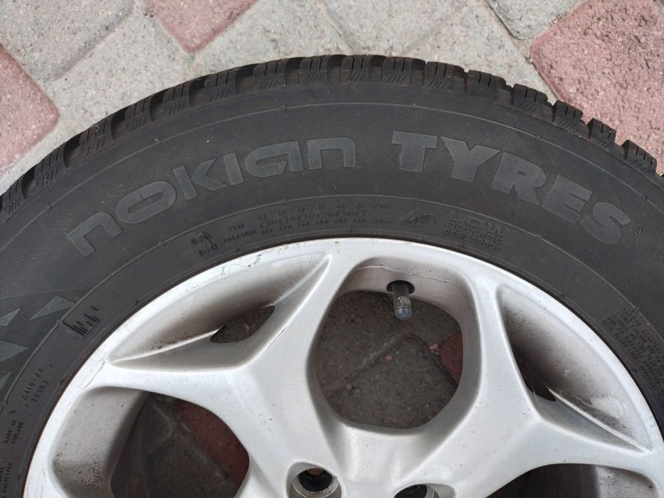 Зимові шини на дисках 195/65/R15 4шт на Ford C-max 2007-2009