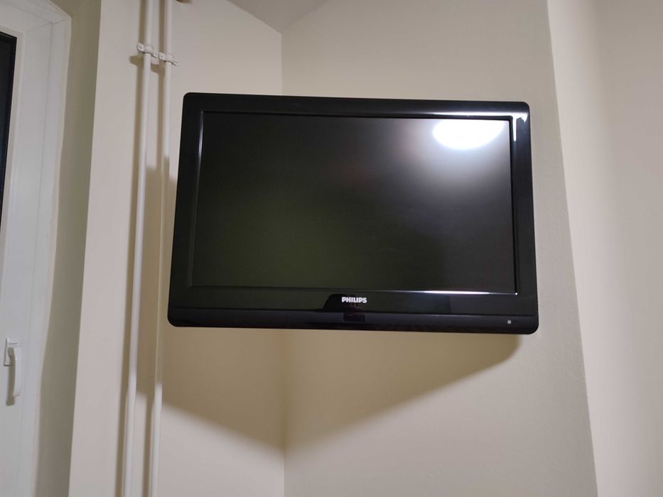 TV 32 cale LCD Telewizor Philips + Uchwyt ścienny Hotelowy Hurt