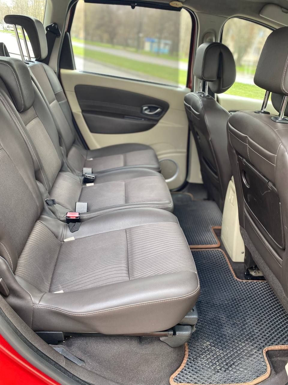 Renault Grand Scenic 3 ( 1.5dci )