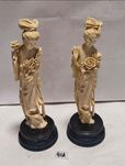 Par de figuras orientais okimonos de geisha