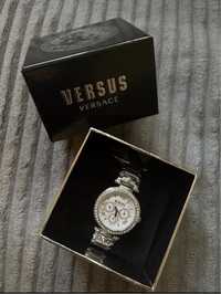 Zegarek Versace z kryształami Swarovskiego srebrny
