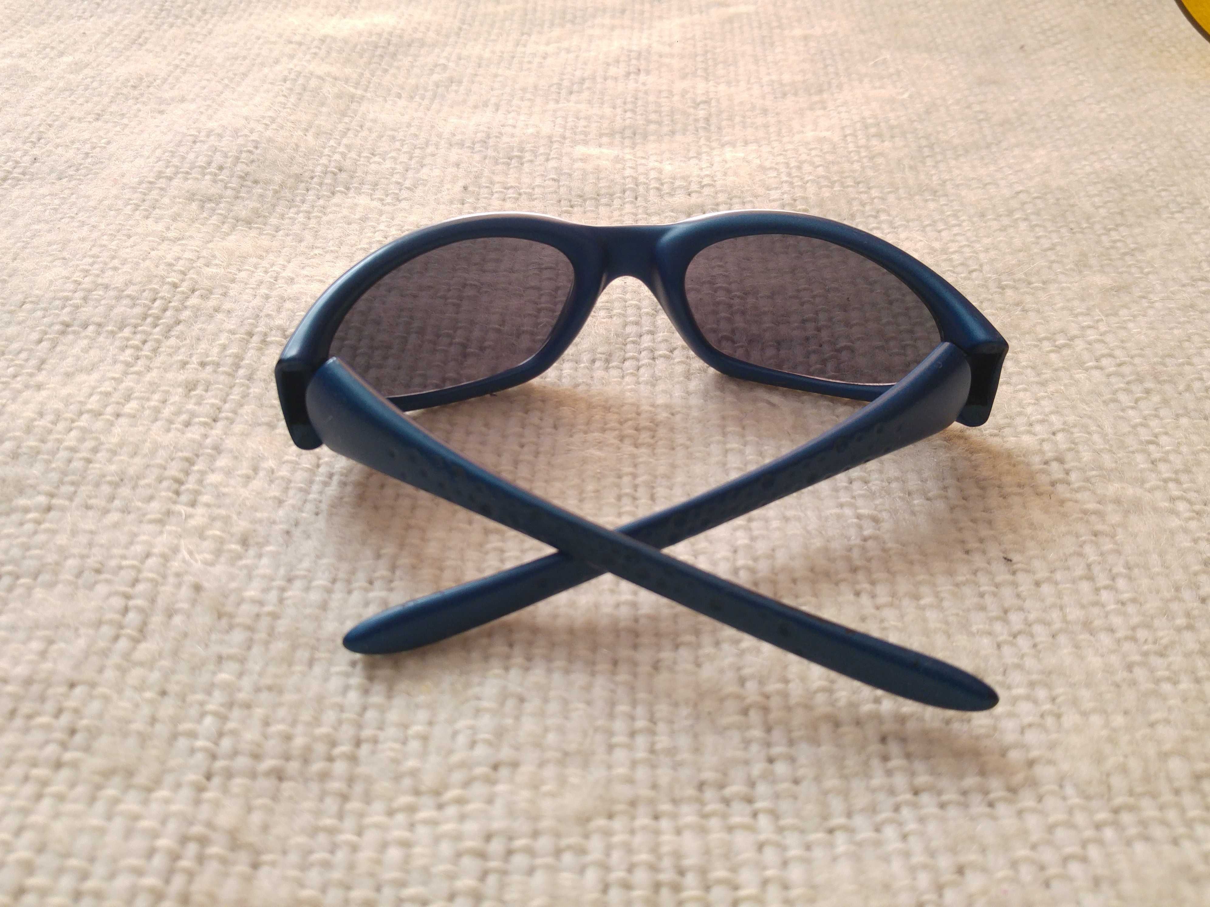 Okulary przeciwsłoneczne młodzieżowe