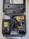 Aparafusadora de Impacto Dewalt 14 10.8V (Novo)