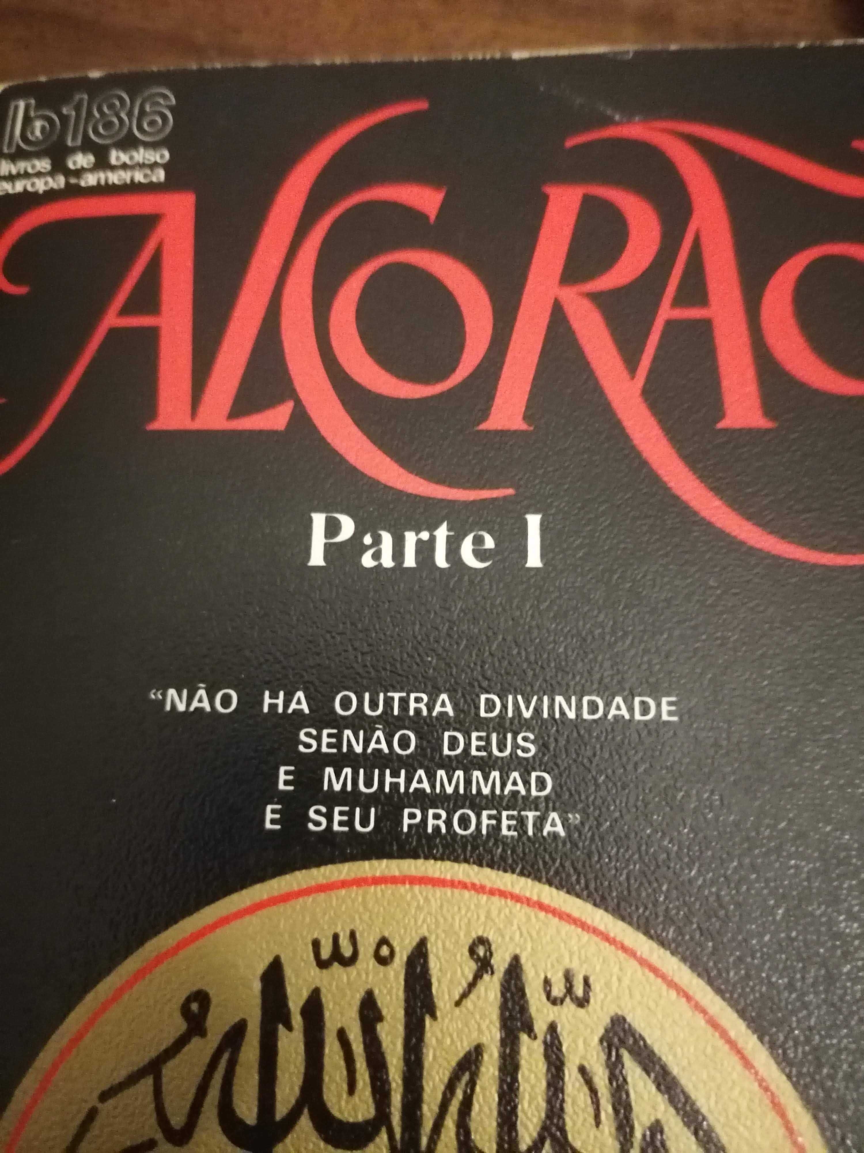 Livros "Alcorão" em duas partes