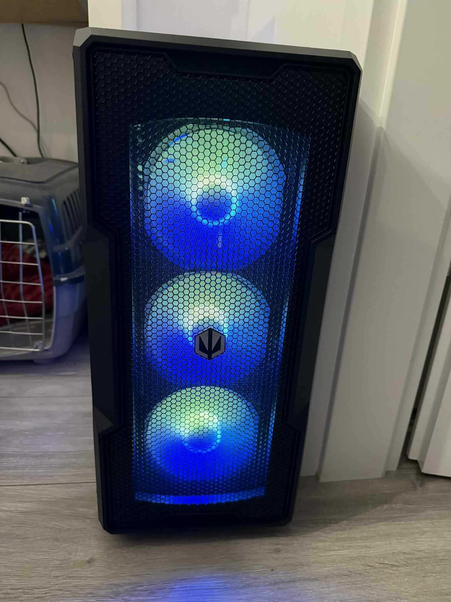Komputer gamingowy, Ryzen 5 7600 / RX 7800 XT / 32GB DDR5 / 2TB NVMe