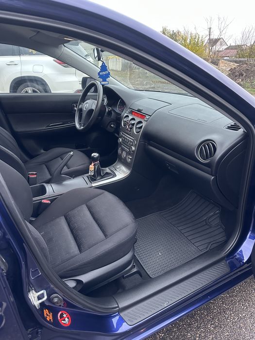 Продам автомобиль мазда.6