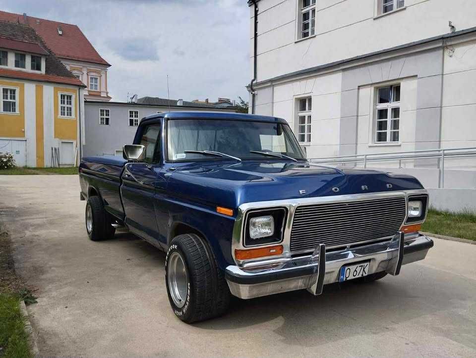 Ford F100 Pickup