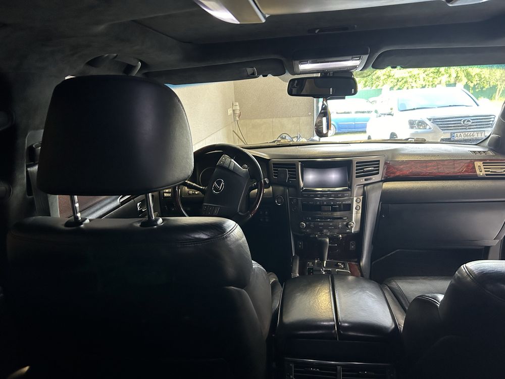 Продам LEXUS LX 570
