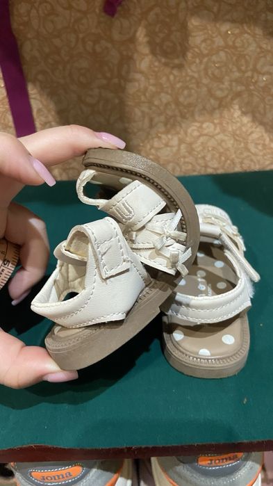 Дитячі сандалі для дівчинки