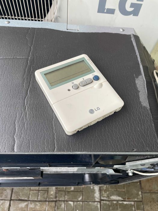 Напівпромисловий касетний кондиціонер LG T48LH (пульт у комплекті)