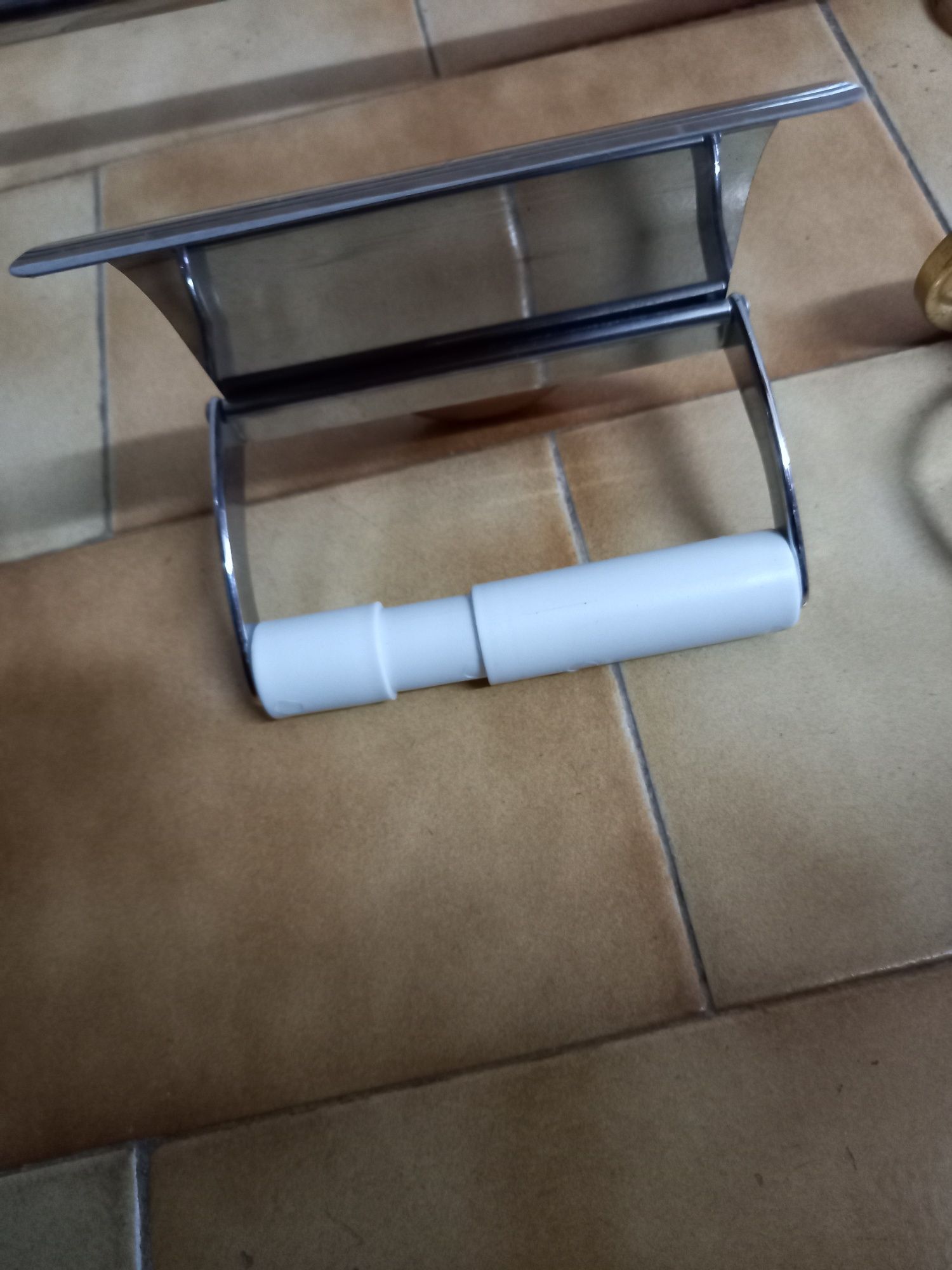 Vendo..utensílios para WC