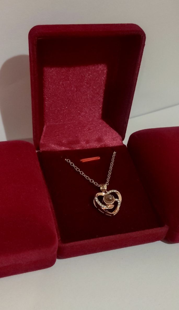 Кулон "I LOVE YOU" на 100 языках мира в подарочной коробочке футляре