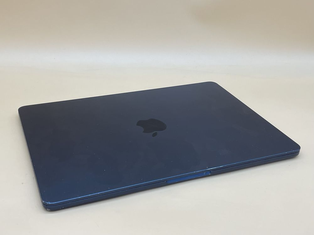 Macbook air m2 2022  512 ssd 13.6 icloud чистий