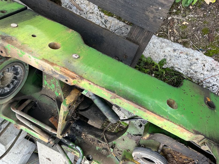 L 53 592 Obciąznik balast osi przedniej JOHN DEERE