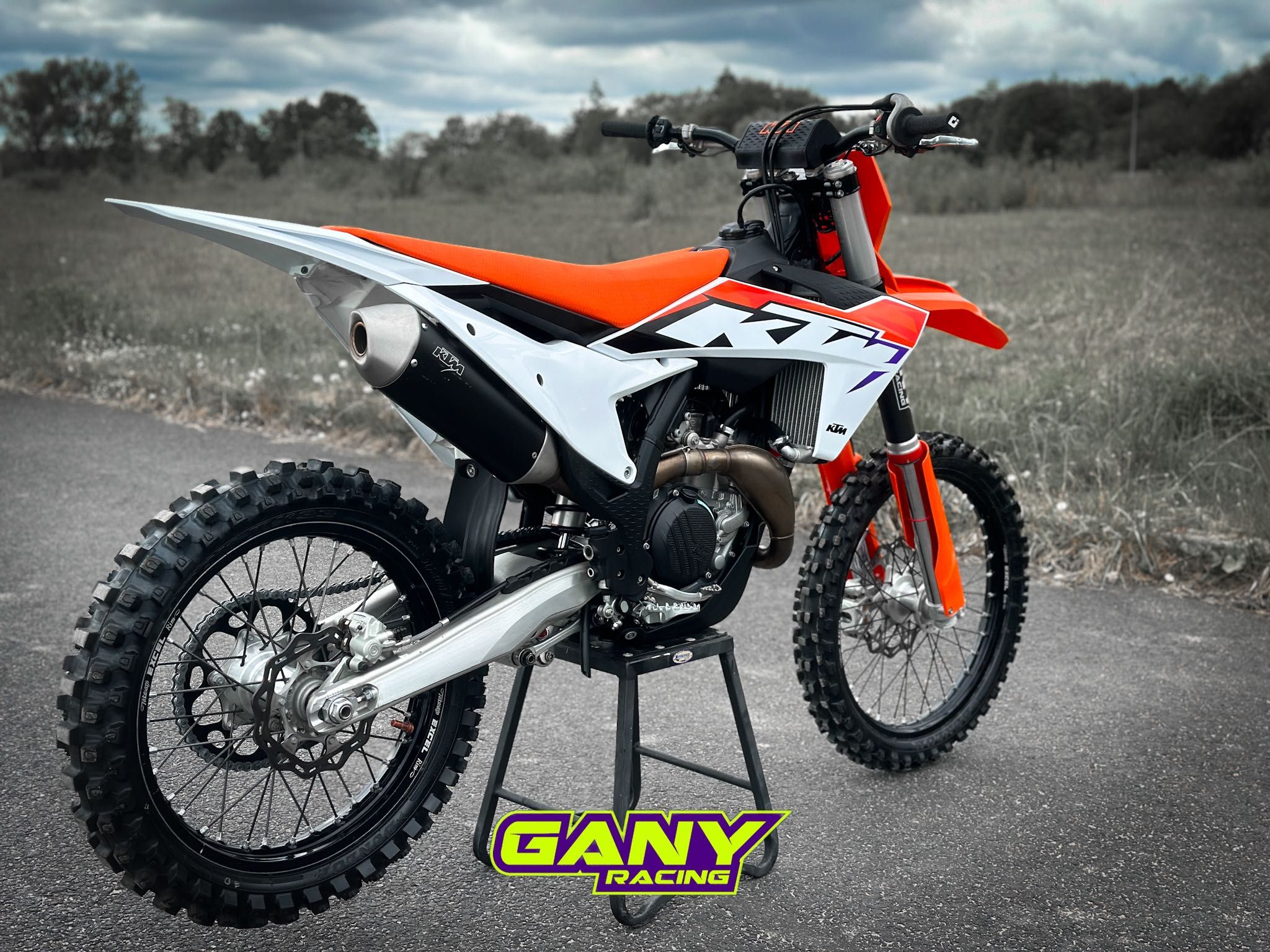 KTM SXF 450 cc rok 2023 - 9 mth ! - nówka