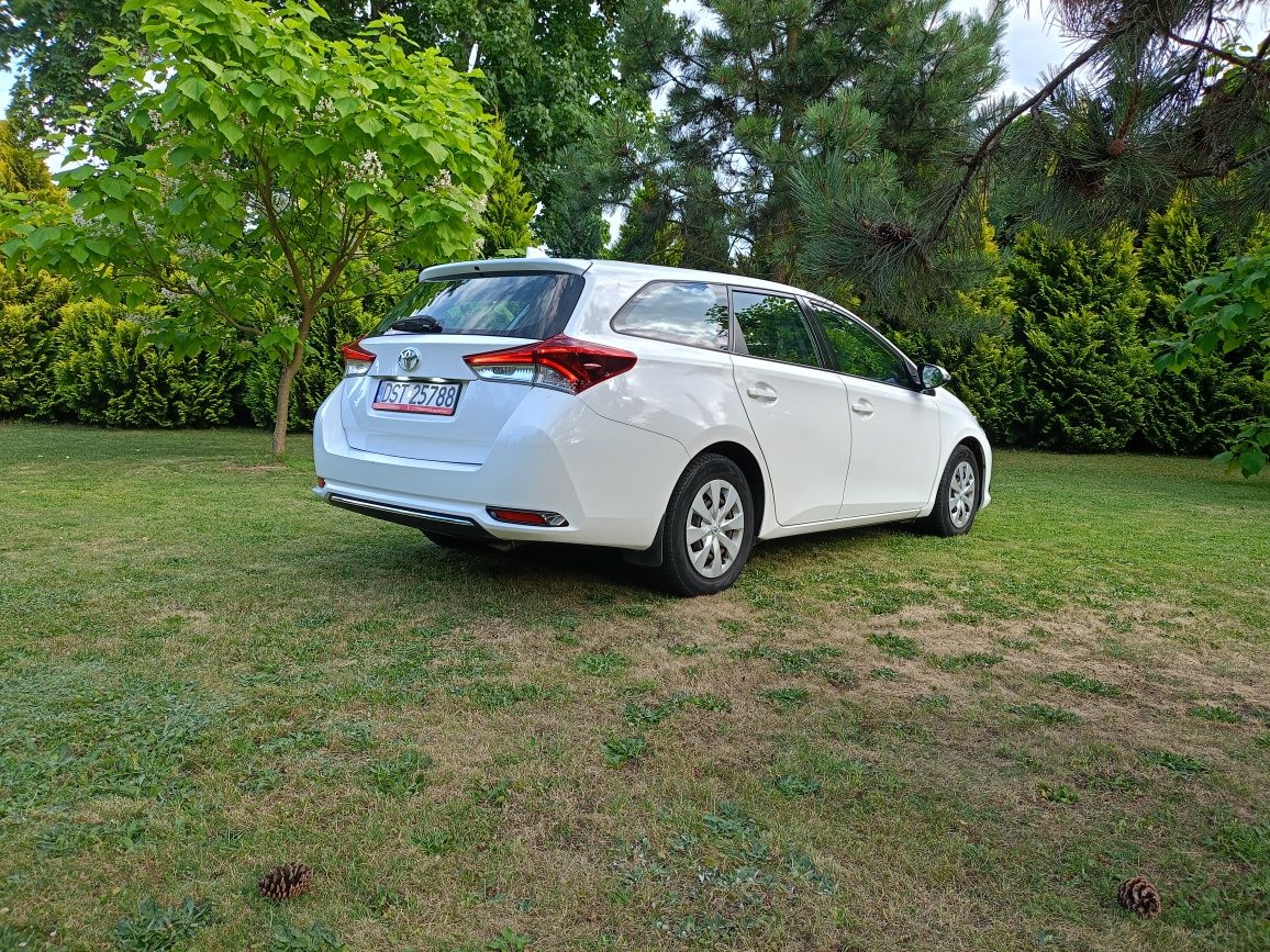Toyota Auris 2 Lift 1.4 D4D