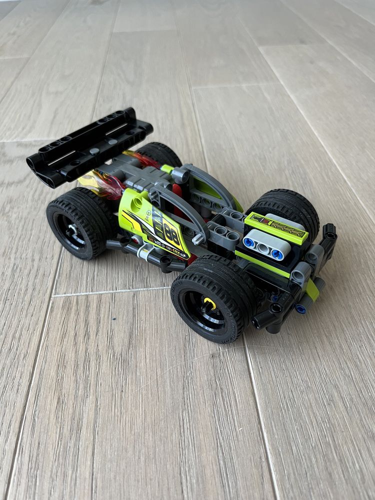 Lego technic wyścigówka, auto