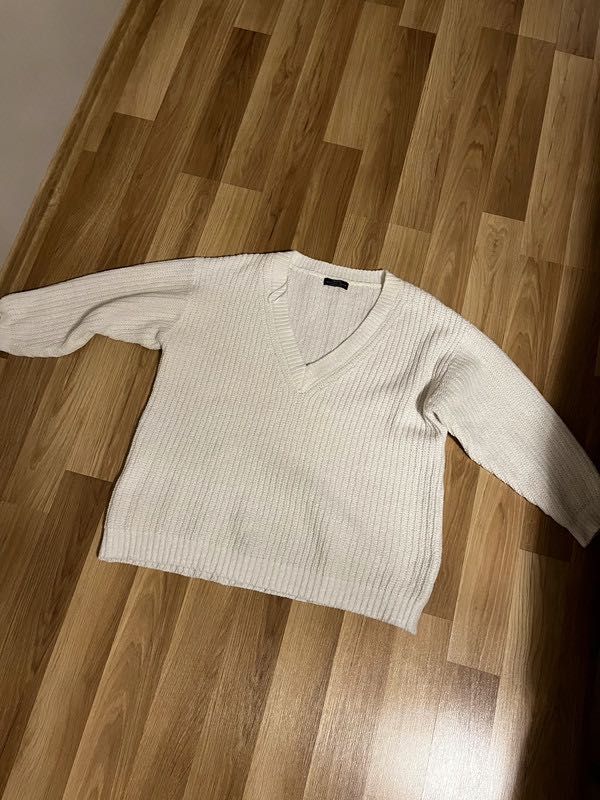 Sweter biały oversize