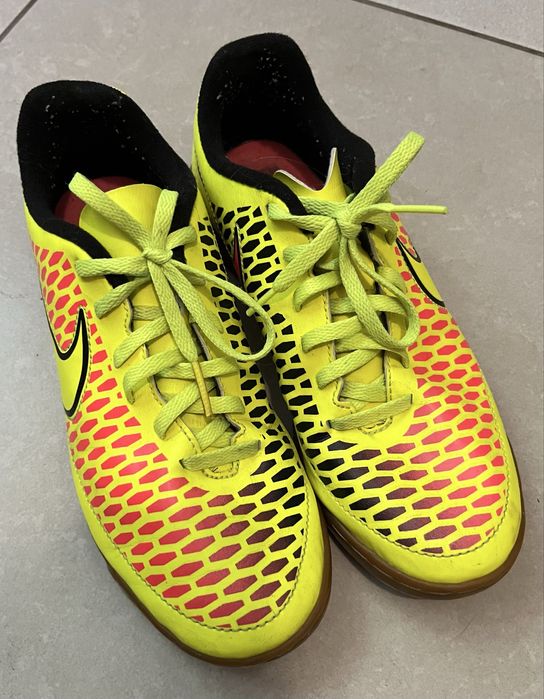 Продам nike для футзала 37,5 (23,5 см)