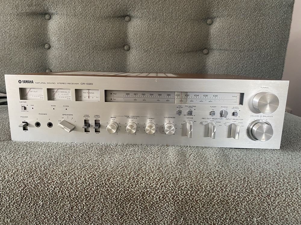 Amplificador Yamaha CR-1020