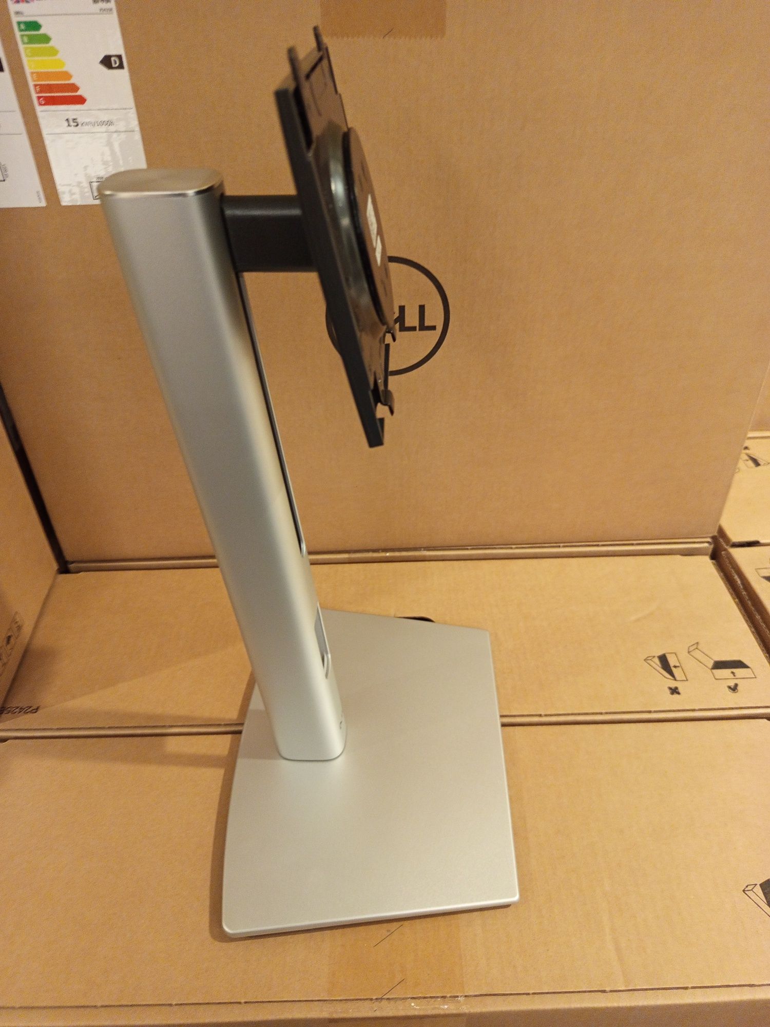 Noga monitora Dell P2425E, komputer stacjonarny